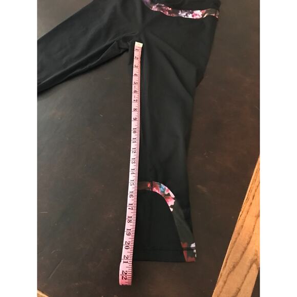 Lululemon Run: Inspire Crop II Black / Spring Has Sprung Multi - Size 6 - Picture 9 of 12